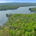 Lakeside, Dock, Hot Tub, Kayaks, Arcade, Playset