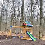 Lakeside, Dock, Hot Tub, Kayaks, Arcade, Playset